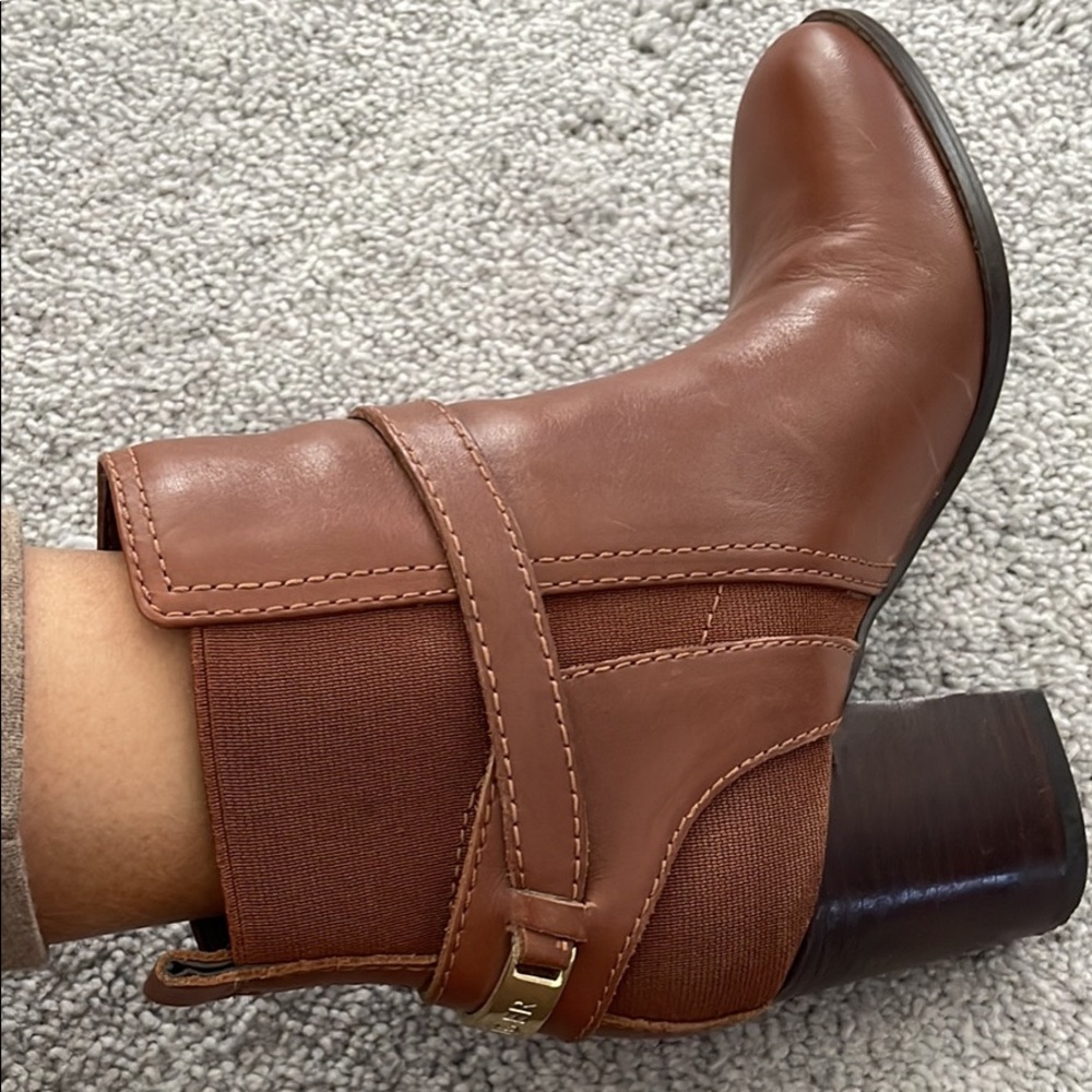 Tommy Hilfiger cognac color 6.5 booties